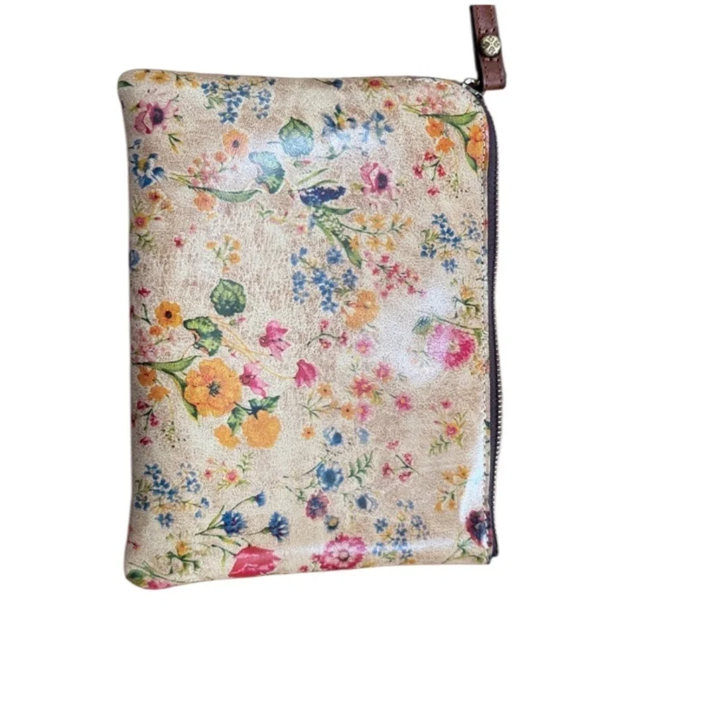 Patricia Nash charming wristlet